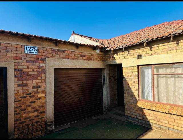 6 BEDROOM HOUSE FOR SALE IN RONDEBULT